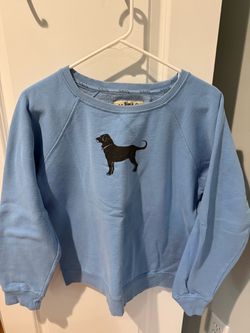 The Black Dog women’s classic medium crewneck sweatshirt